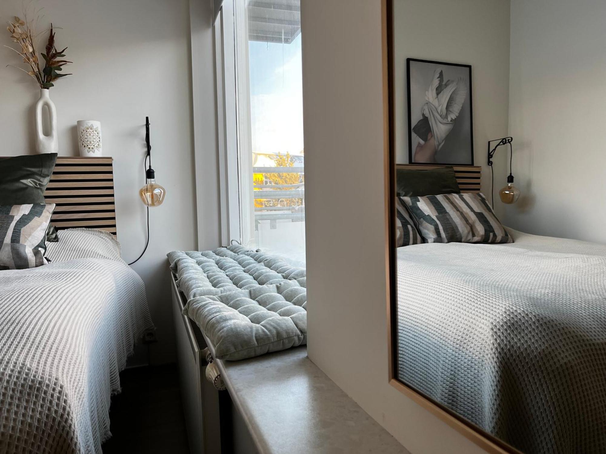 Charming Deluxe Apartment Акурейри Экстерьер фото